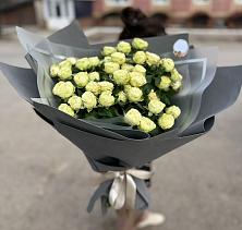Букет Белые кустовые розы Солинеро в Одинцово