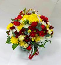 Цветочная композиция из Хризантемы и Розы в корзине в Одинцово