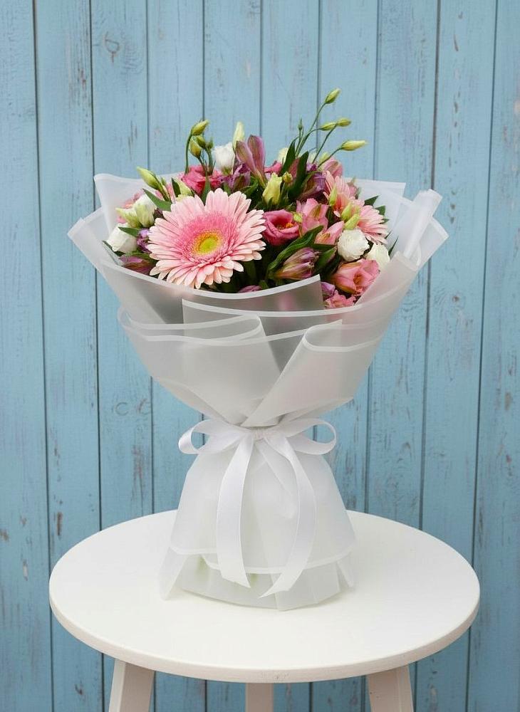 Букет цветов из: Герберы, Альстромерии и Лизиантусы в Одинцово