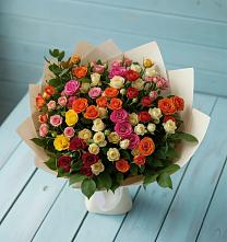 Букет Микс из разноцветных кустовых роз в Одинцово